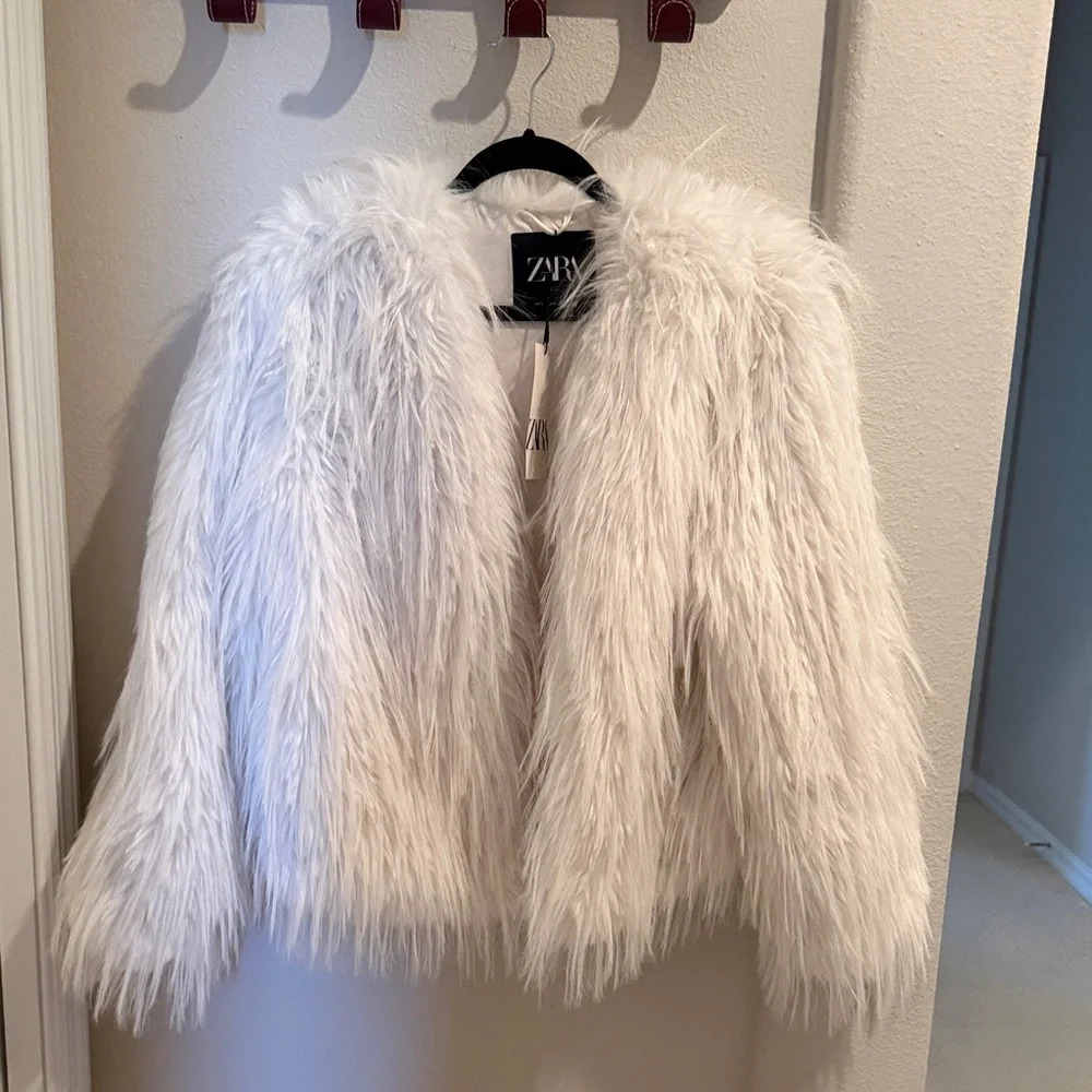 Zara White Faux Fur Jacket - Picture 2 of 8